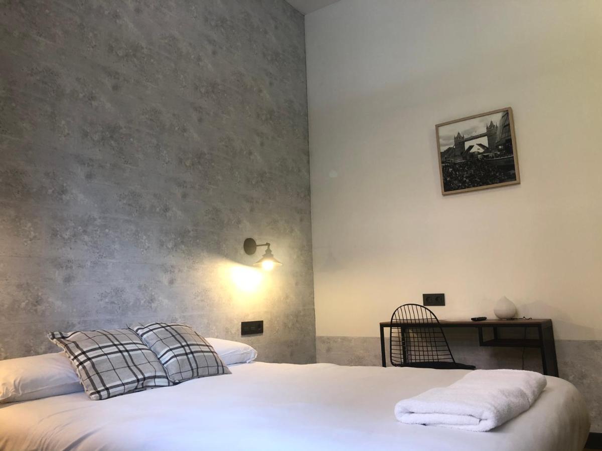 Pension H30 Bilbao Bagian luar foto