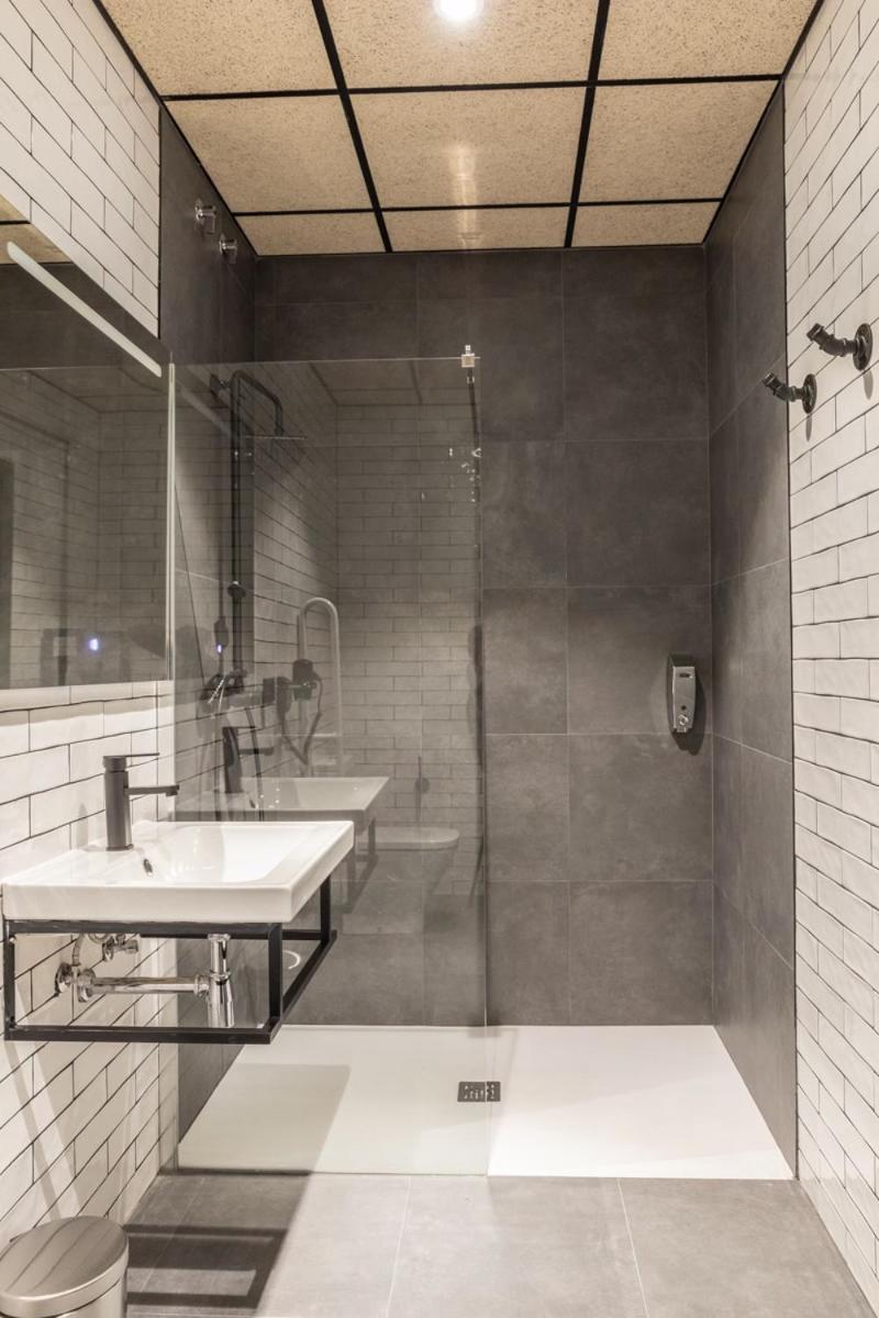Pension H30 Bilbao Bagian luar foto