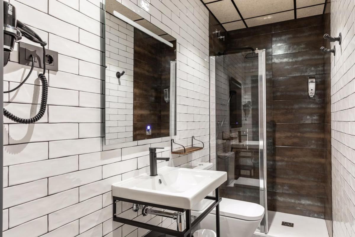 Pension H30 Bilbao Bagian luar foto