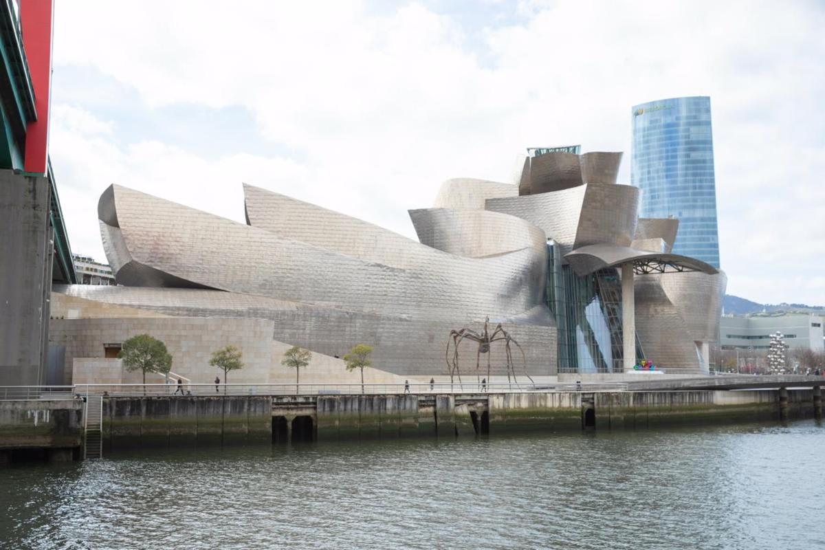 Pension H30 Bilbao Bagian luar foto